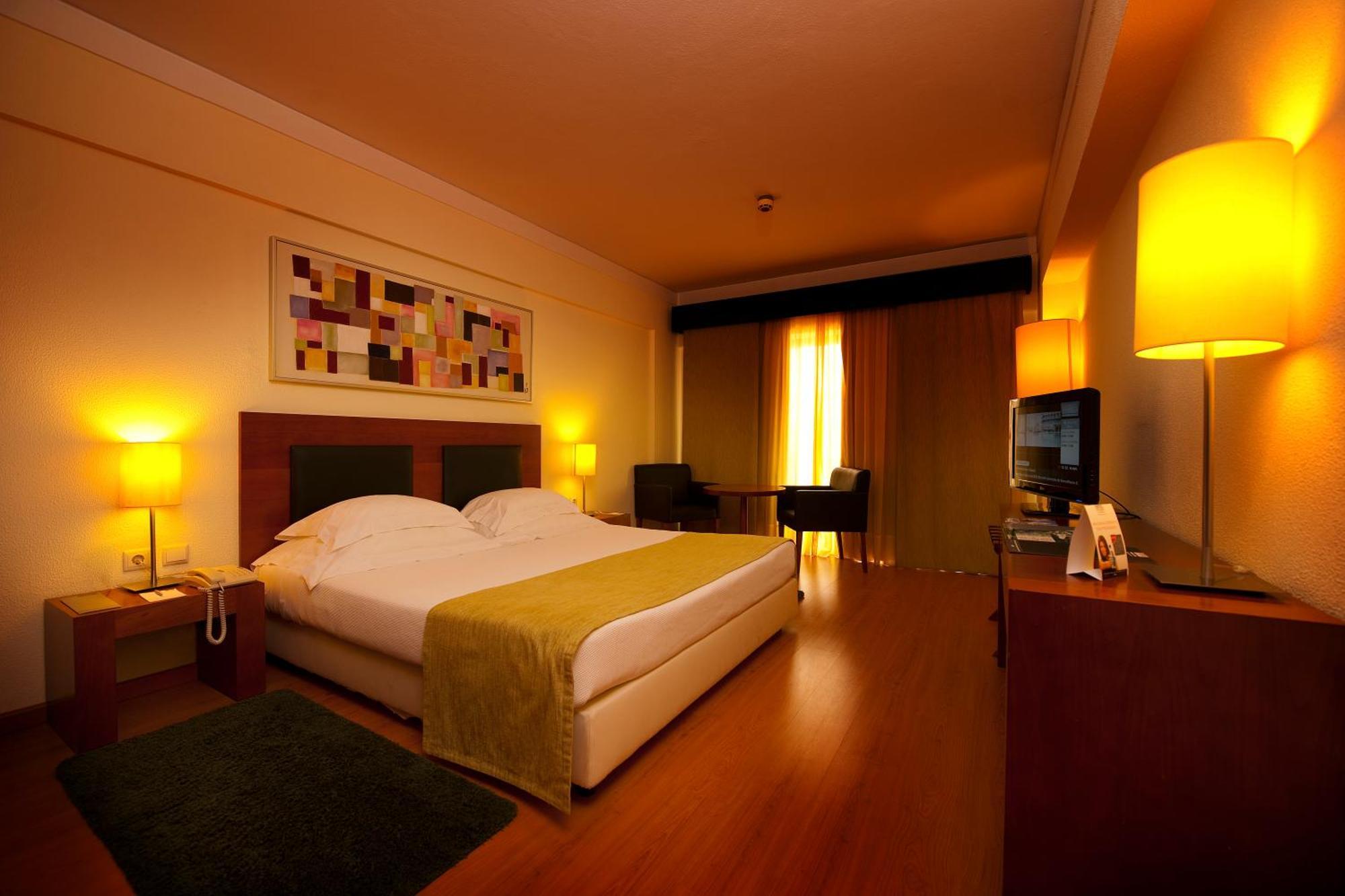 Twin Room with Pool View and Extra Bed (3 Adults)
